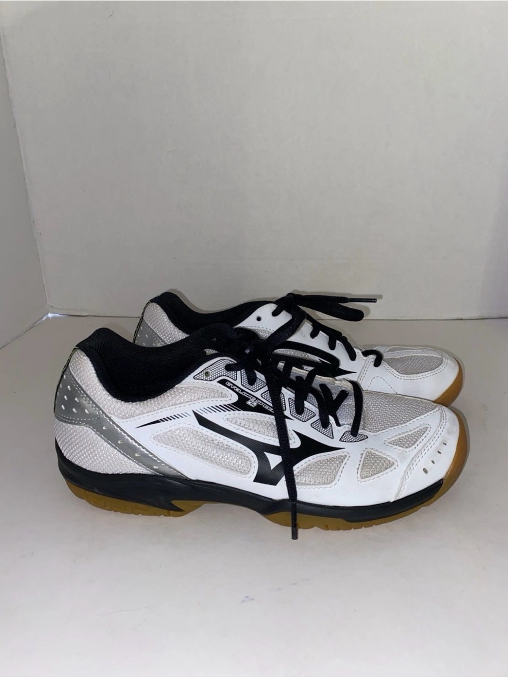Mizuno Cyclone Speed 2 Volleyball Shoes, Women’s US Size 8 - White / Black